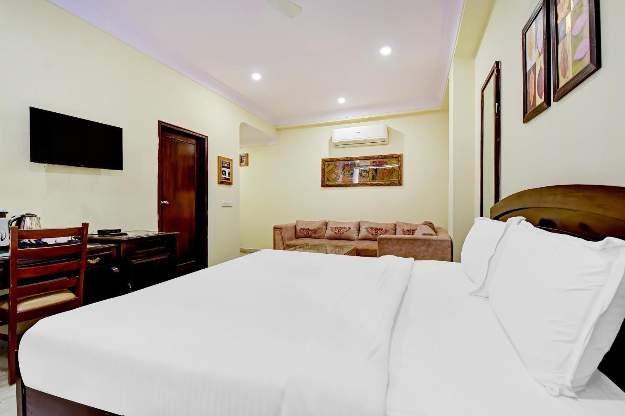Collection O Hotel Four Boutique Kukas エクステリア 写真