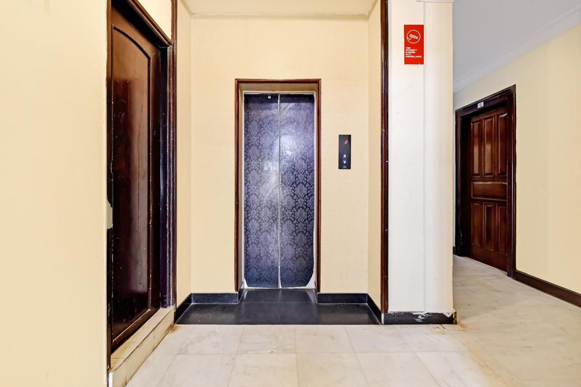Collection O Hotel Four Boutique Kukas エクステリア 写真