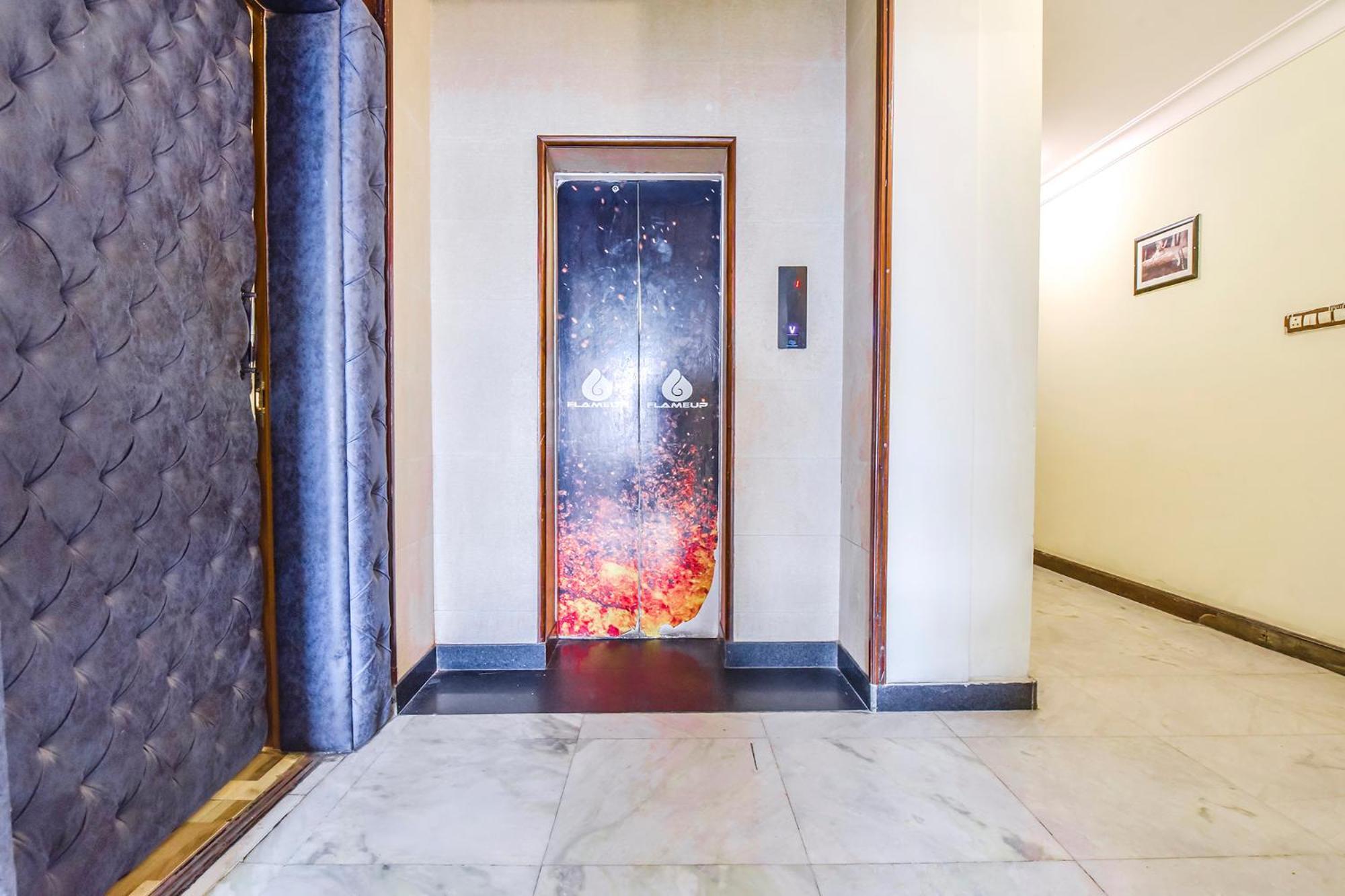 Collection O Hotel Four Boutique Kukas エクステリア 写真